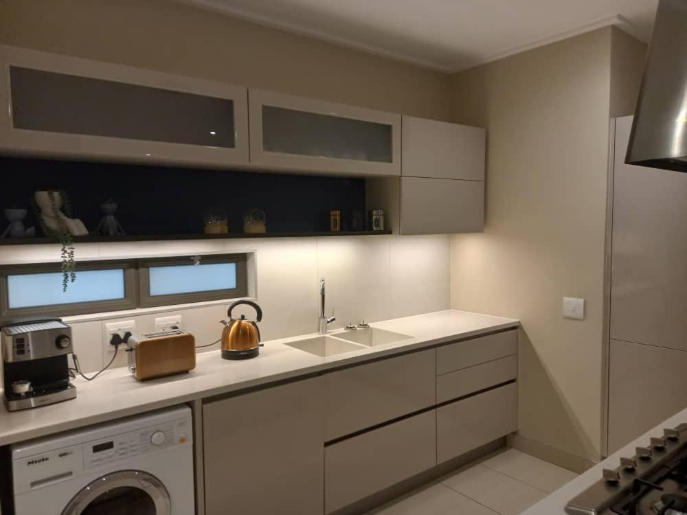 The Pier No. 7 Apartment Swakopmund Luaran gambar
