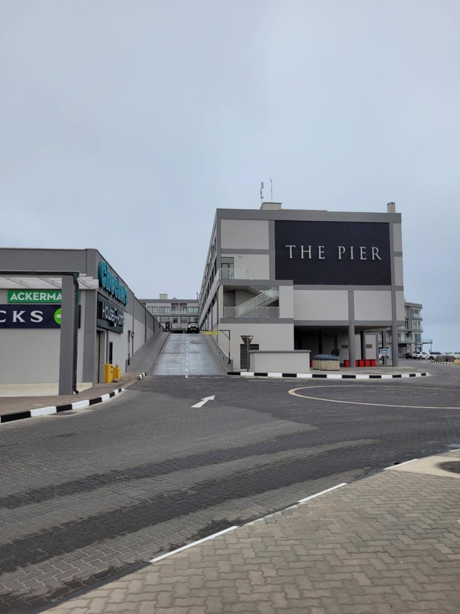 The Pier No. 7 Apartment Swakopmund Luaran gambar